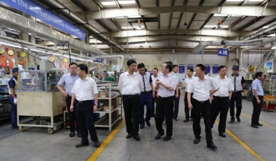 汪泉书记一行视察常柴罗宾公司